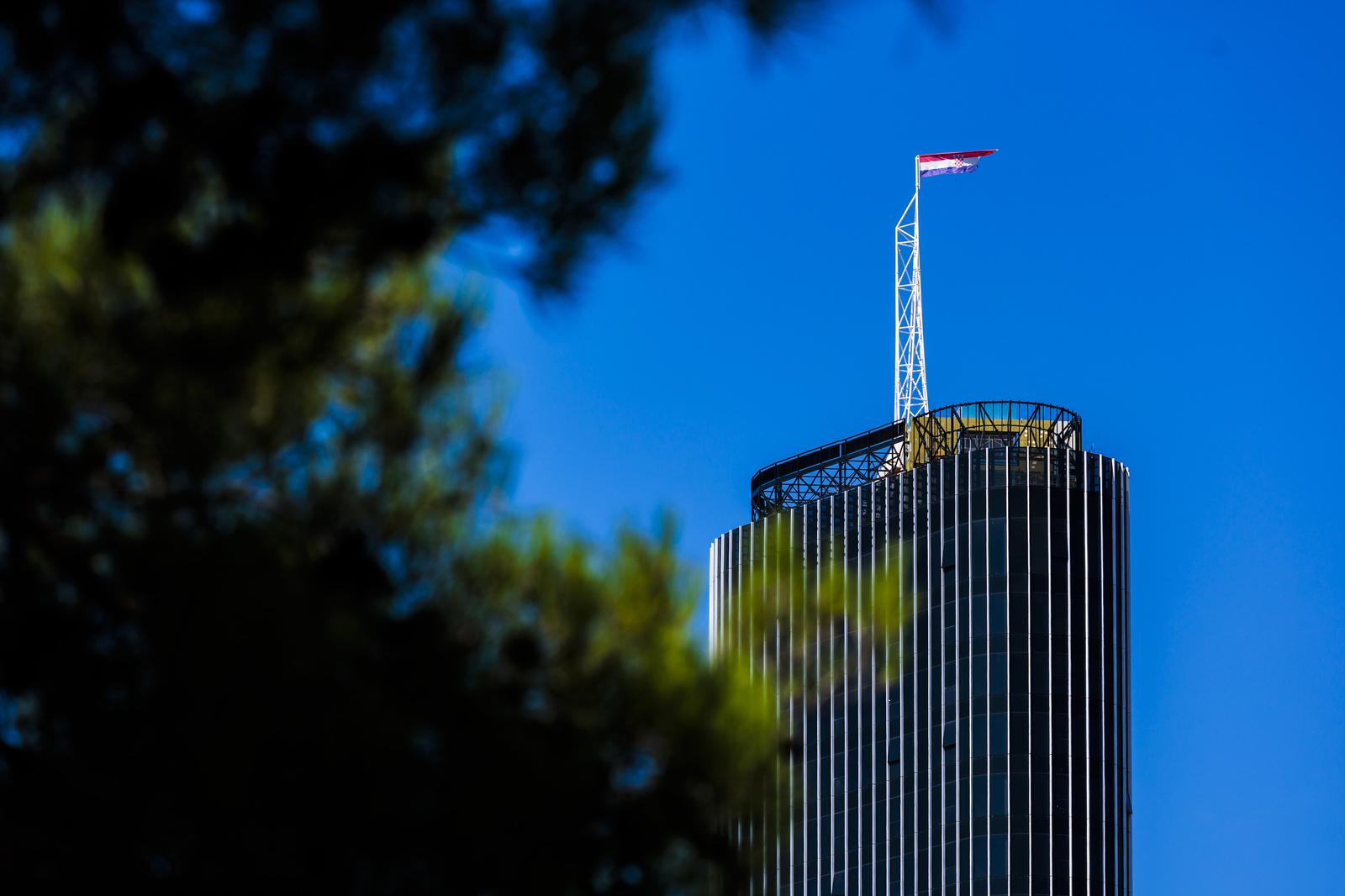 31.08.2022., Split - Gradska uprava Splita odbila je izdati dozvolu tvrtki "Westgate tower" za izmjenu gradjevinske dozvole za poslovni toranj "Dalmatia Tower" od 27 katova jer su na zadnjem katu izvodeni radovi drukciji od navedenog u natjecajnom rjesenju.
 Photo: Miroslav Lelas/PIXSELL