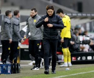 Soccer Football - Bundesliga - VfB Stuttgart v Borussia Dortmund - Mercedes-Benz Arena, Stuttgart, Germany - April 15, 2023 Borussia Dortmund coach Edin Terzic REUTERS/Heiko Becker DFL REGULATIONS PROHIBIT ANY USE OF PHOTOGRAPHS AS IMAGE SEQUENCES AND/OR QUASI-VIDEO. Photo: Heiko Becker/REUTERS