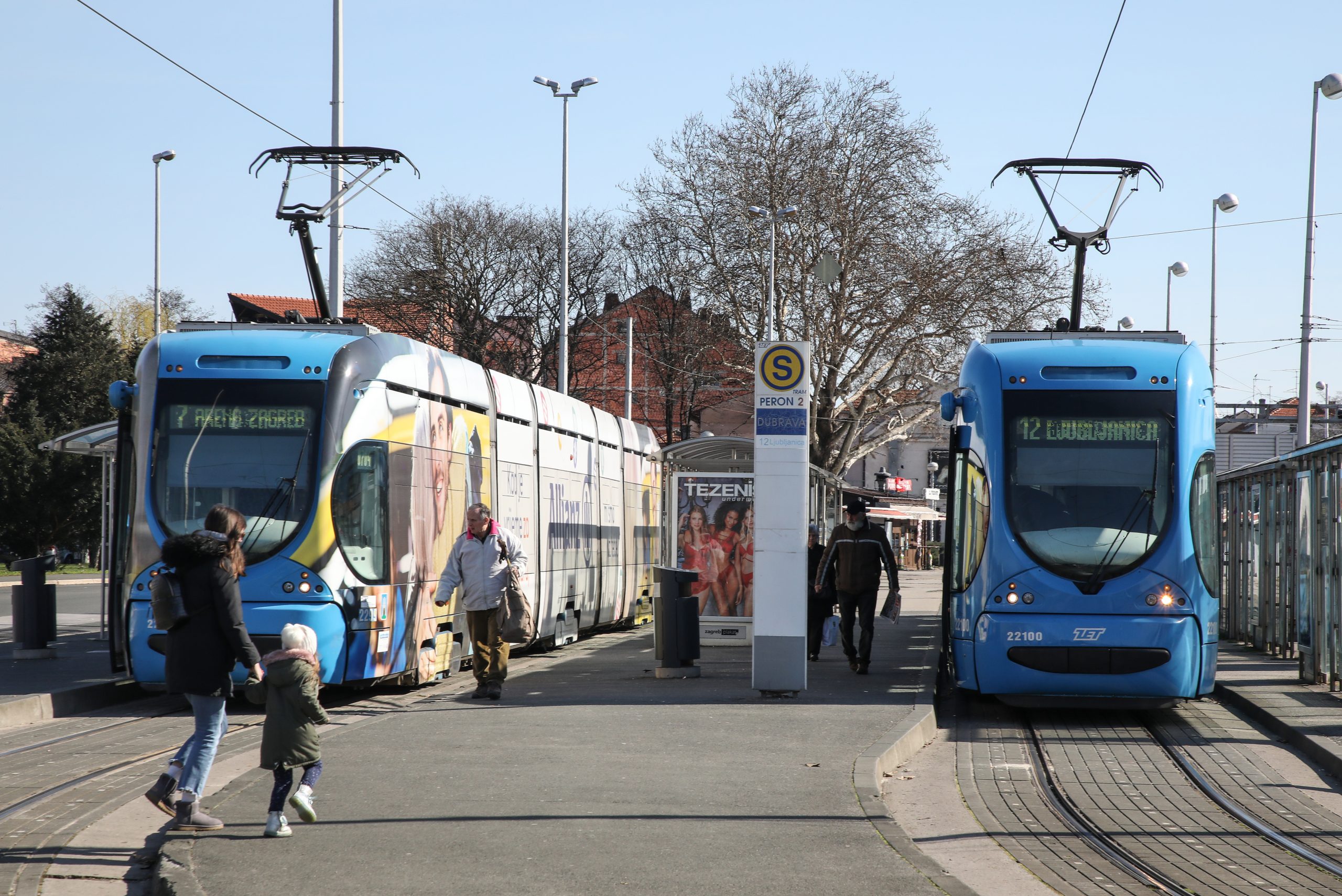 Zagreb, 12.03.2023 - Konferencija za medije Davora Bernardića na ZET-ovom okretištu Dubrava povodom odluke gradonačelnika Tomislava Tomaševića o ukidanju tramvajskih linija 5 i 7 za istok Grada Zagreba. Na fotografiji okretište Dubrava.
foto HINA/ Admir BULJUBAŠIĆ/ abu