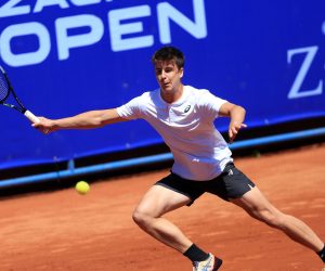 09.05.2021., Zagreb - Duje Ajdukovic iz Hrvatske u kvalifikacijskom mecu teniskog turnira ATP Challenger Zagreb Open protiv Sebastiana Baeza iz Argentine, na centralnom terenu Teniskog centra Maksimir. Photo: Marin Tironi/PIXSELL