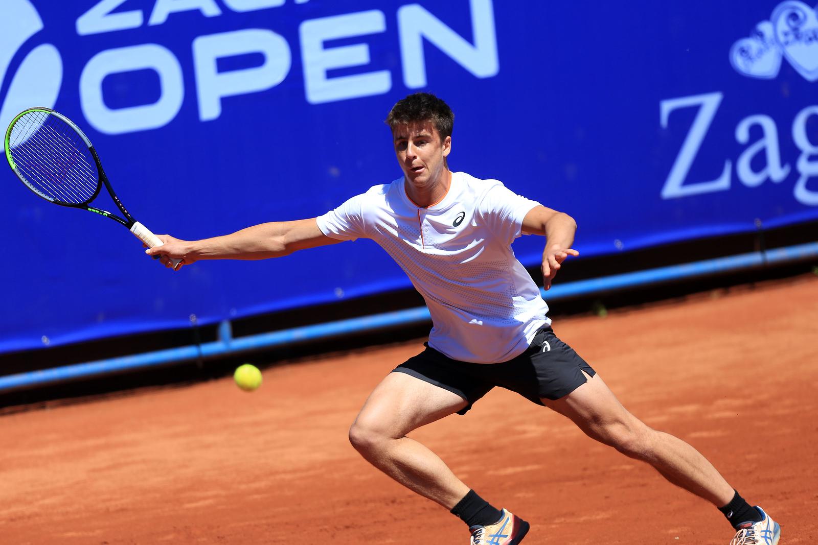 09.05.2021., Zagreb - Duje Ajdukovic iz Hrvatske u kvalifikacijskom mecu teniskog turnira ATP Challenger Zagreb Open protiv Sebastiana Baeza iz Argentine, na centralnom terenu Teniskog centra Maksimir. Photo: Marin Tironi/PIXSELL