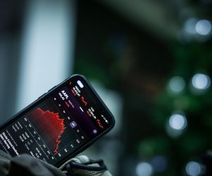 Zbog loše prodaje iPhone-a tržišna vrijednost Apple-a smanjila se za 55 milijardi dolararr 03.01.2019., Zagreb - Zbog lose prodaje iPhone-a trzisna vrijednost Apple-a smanjila se za 55 milijardi dolara. rrPhoto: Igor Soban/PIXSELL