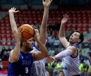 Zagreb, 30.04.2023 - Utakmica 9. kola HT Lige za prvaka, KK Cibona - KK Zadar . Na slici Karlo Žganec, Sven Smajlagić. foto HINA/ Daniel KASAP/dk