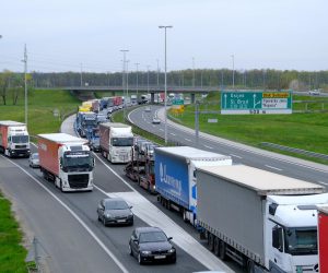 11.04.2023., Zagreb - Zbog radova na obilaznici izmedu cvora Jakusevac i cvora Kosnica nije moguce spajanje na autocestu kod Velikog polja. Photo: Slaven Branislav Babic/PIXSELL