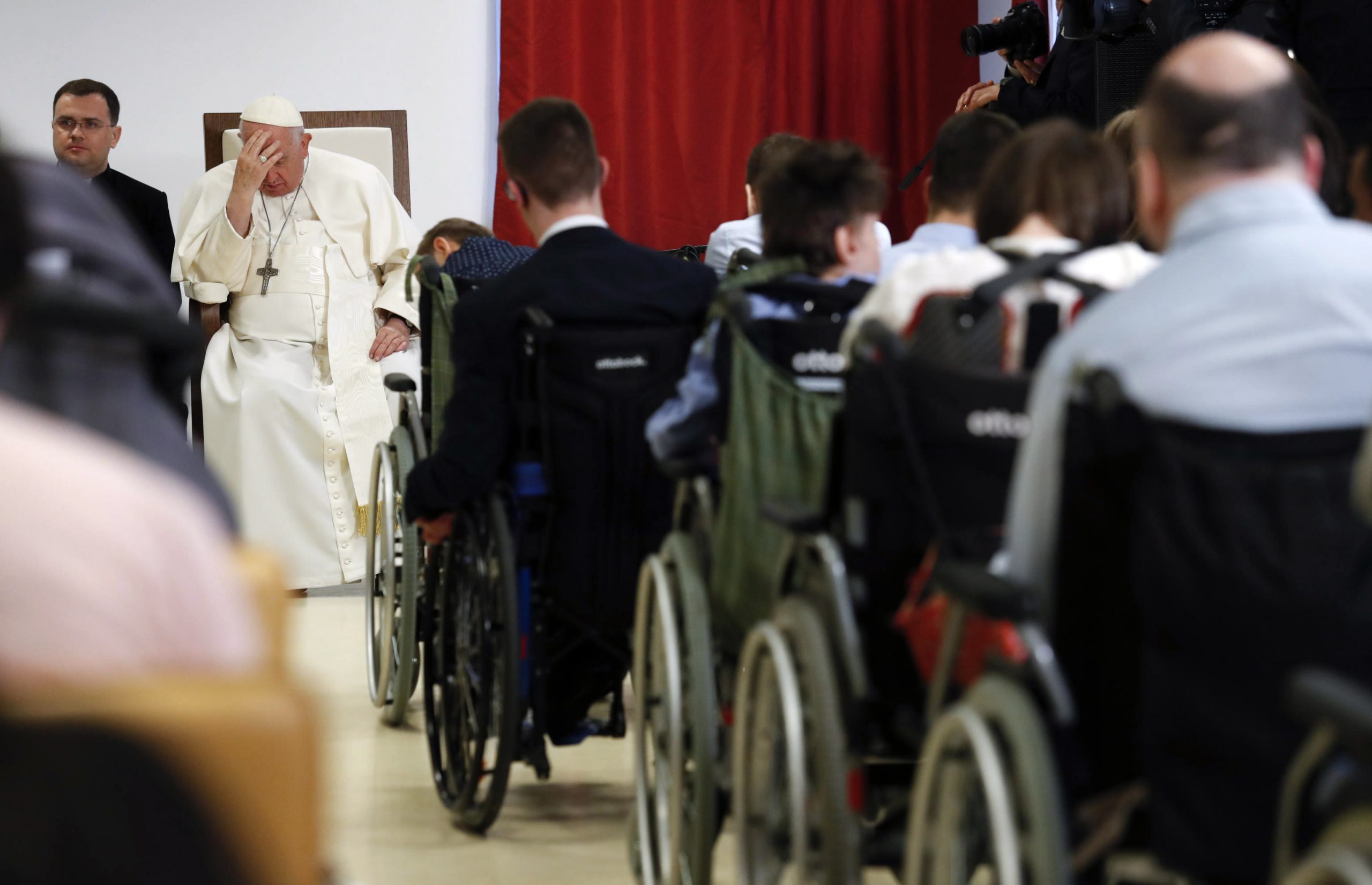 epa10597930 Pope Francis (2-L) visits the Blessed Laszlo Batthyany-Strattmann Institute during his Apostolic Journey in Budapest, Hungary, 29 April 2023. Pope Francis is on an Apostolic Journey to Hungary from 28 to 30 April 2023.  EPA/REMO CASILLI / POOL