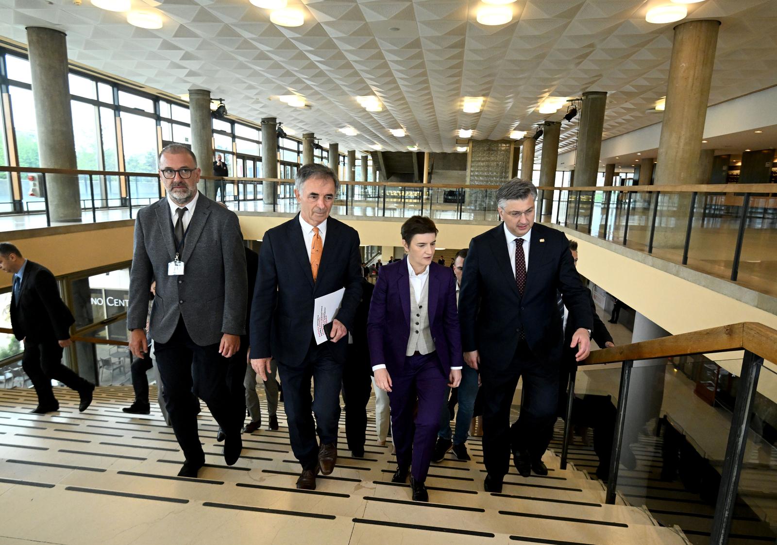 30.04.2023., Zagreb - Srpsko narodno vijece (SNV) organizira cetvrtu Veliku skupstinu u zagrebackoj Koncertnoj dvorani Vatroslava Lisinskog. Na Velikoj skupstini SNV-a prisustvovali su i premijer Hrvatske Andrej Plenkovic i premijerka Srbije Ana Brnabic. Ana Brnabic, Milorad Pupovac, Andrej Plenkovic Photo: Marko Lukunic/PIXSELL