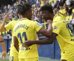 epa10600286 Villarreal CF's Nicolas Jackson (R) celebrates after scoring during the Spanish LaLiga soccer match between Villarreal CF and Celta de Vigo, in Villarreal, eastern Spain, 30 April 2023.  EPA/Domenech Castelló