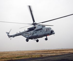 Zagreb, 08.02.2012 - Arhivska fotografija od 07.03.2008. godine prikazuje helikopter Hrvatskog ratnog zrakoplovstva Mi-171Sh tijekom slijetanja na vojnom djelu Zraène luke Zagreb. Pripadnici Dravnih intervencijskih postrojba (DIP) æe helikopterom Hrvatskog ratnog zrakoplovstva (HRZ) dostavljati hranu i lijekove stanovnitvu u najugroenijim podruèjima Splitsko-dalmatinske te ibensko-kninske upanije. 
foto FaH/ Damir SENÈAR /ds