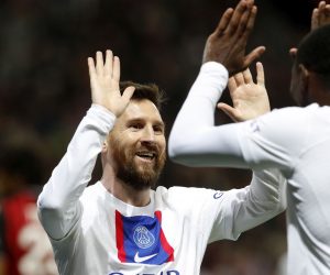epa10565507 Lionel Messi of Paris Saint Germain celebrates after scoring the 0-1 goal during the French Ligue 1 soccer match between OGC Nice and Paris Saint Germain, in Nice, France, 08 April 2023.  EPA/SEBASTIEN NOGIER