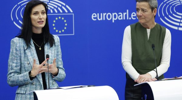 epa10578486 European Commissioner for Innovation, Research, Culture, Education and Youth Mariya Gabriel (L) and Executive Vice-President and European Commissioner for Competition Margrethe Vestager (R) hold a joint press conference on 'digital education and skills' at the European Parliament in Strasbourg, France, 18 April 2023. The session of the European Parliament runs from 17 till 20 April.  EPA/JULIEN WARNAND