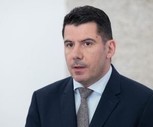 Zagreb, 26.04.2023. - Nikola Grmoja o odboru za pravosuđe, ministru Banožiću.
Na fotografiji Nikola Grmoja.
foto HINA/ Edvard ŠUŠAK/ es
