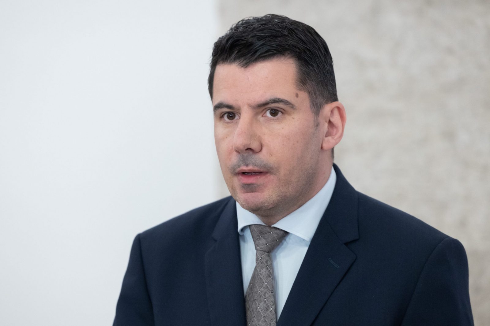 Zagreb, 26.04.2023. - Nikola Grmoja o odboru za pravosuđe, ministru Banožiću.
Na fotografiji Nikola Grmoja.
foto HINA/ Edvard ŠUŠAK/ es