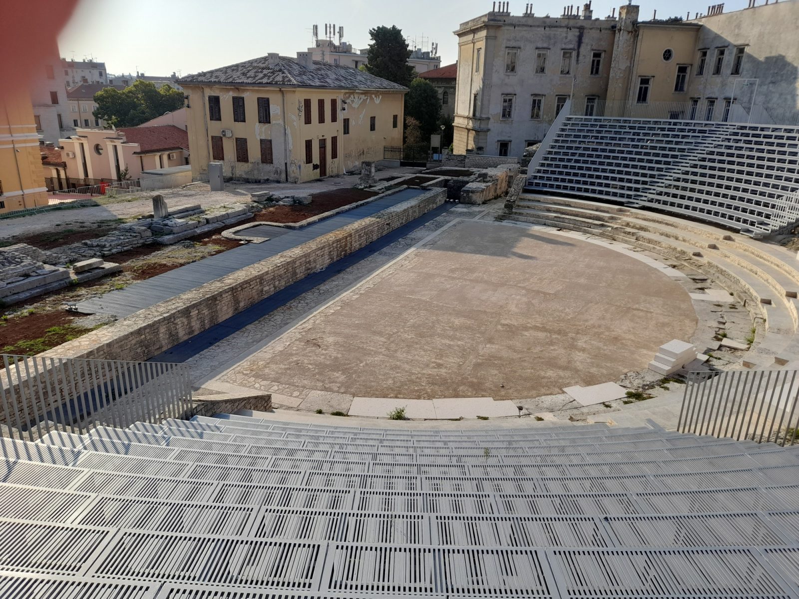 Pula, 29.04.2023 - Sveèanim otvorenjem 5. svibnja ponovno æe biti vraæena izvorna funkcija Malom rimskom kazalitu u Puli, vanom antièkom spomeniku kulture na èijoj su rekonstrukciji radili interdisciplinarni timovi arhitekata, projektanata, konzervatora, arheologa i povjesnièara umjetnosti. foto HINA/ Daniel SPONZA/ ik