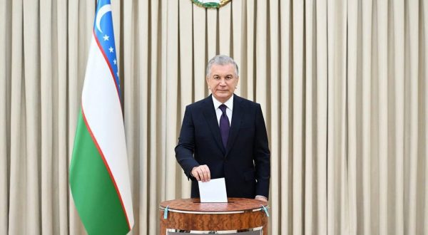 epa10599552 A handout photo made available by the Uzbek President press service shows Uzbek President Shavkat Mirziyoyev voting on a constitutional referendum at a polling station in Tashkent, Uzbekistan, 30 April 2023. In the new version of the Constitution of Uzbekistan, which was approved by the Legislative (lower) chamber of the Oliy Majlis (parliament) and approved by the Senate (upper house of parliament), the number of articles increased from 128 to 155, constitutional norms - from 275 to 434. The country's constitution will be updated by 65 percent. Among the amendments is a clause on the extension of the term of office of Uzbekistan's president from five to seven years and on the prohibition of the death penalty. The current Constitution was adopted in 1992, since then the Basic Law of the country has been amended 15 times. 383 international observers from 45 countries arrived at the referendum held on Sunday in Uzbekistan.  EPA/UZBEK PRESIDENT PRESS SERVICE / HANDOUT  HANDOUT EDITORIAL USE ONLY/NO SALES