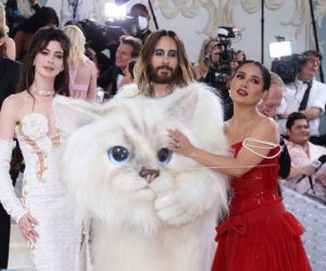 epa10603324 US Actor Anne Hathaway (L) US actor Jared Leto (C) and Mexican-American actor Salma Hayek (R) arrive on the carpet for the 2023 Met Gala, the annual benefit for the Metropolitan Museum of Art's Costume Institute, in New York, New York, USA, 01 May 2023. The theme of this year's event is the Met Costume Institute's exhibition, 'Karl Lagerfeld: A Line of Beauty.'  EPA/JUSTIN LANE