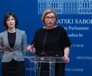 Zagreb, 04.05.2023. - Konferencija za medije SDP-a i Možemo! na temu “Što je sve HDZ spreman učiniti da može pljačkati glasove birača“.
Na fotografiji Sandra Benčić.
foto HINA/ Edvard ŠUŠAK/ es