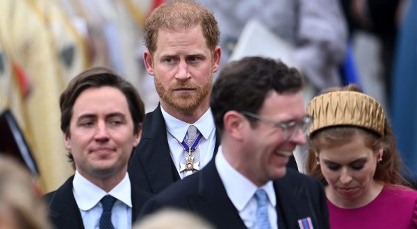 epa10611947 Princess Beatrice (R), daughter of Britain's Prince Andrew, with her husband Edoardo Mapelli Mozzi (L) and Britain's Prince Harry (2-L), the Duke of Sussex, depart after the Coronation of Britain's King Charles III and Queen Camilla at Westminster Abbey, London, Britain, 06 May 2023. Coronations of British Kings and Queens have taken place at Westminster Abbey for the last 900 years. The service was attended by around 100 heads of state from around the world.  EPA/Andy Rain