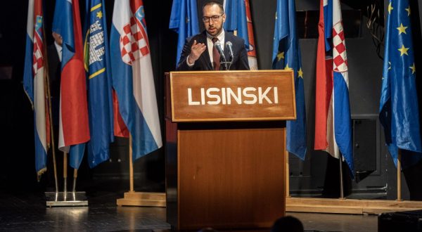 Zagreb, 8.5.2023 - Svečana akademija u povodom obilježavanja Dana pobjede nad fašizmom, Dana oslobođenja grada Zagreba i Dana Europe u organizaciji Saveza antifašističkih boraca i antifašista Republike Hrvatske. Na slici Tomislav Tomašević.
Foto Hina/ Dario GRZELJ/ dag