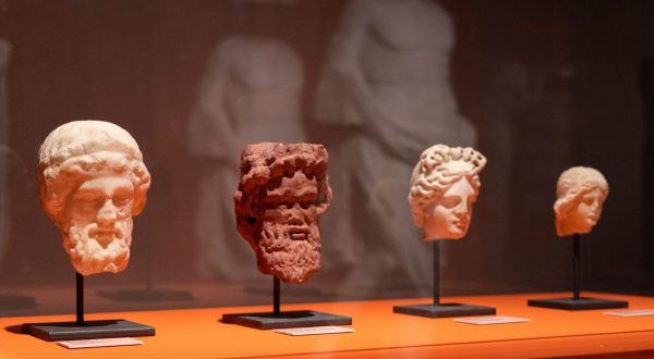 Zagreb, 10.05.2023. - Konferencija za novinare u povodu izložbe "Vis-à-Vis 200 Arheološka baština otoka Visa" u Galeriji Klovićevi dvori.
foto HINA/ Edvard ŠUŠAK/ es