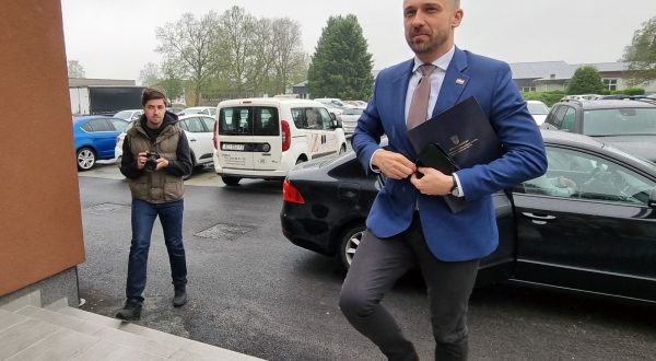 Koprivnica, 12.5.2023.- Ministar rada, mirovinskog sustava, obitelji i socijalne politike Marin Piletiæ u Koprivnici je otvorio novu zgradu Obiteljskog centra. 
foto HINA/ ua
