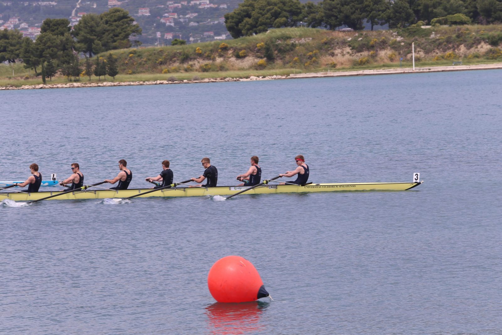 Split, 13.5.2023.- Utrke sveuèilinih ekipa iz Hrvatske i svijeta na 21. Meðunarodnoj veslaèkoj regati Sveti Duje. 
foto HINA/ Ivana IVANOVIÆ/ ua