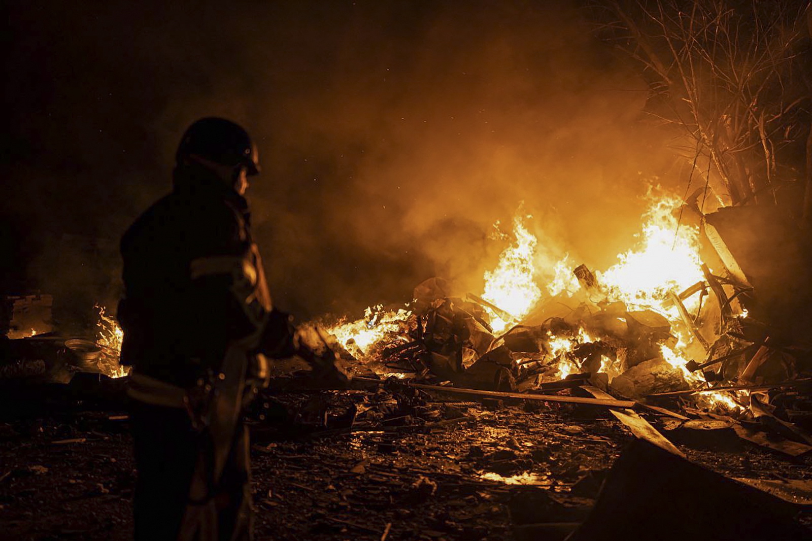 epa10630684 A handout photo released by the press service of the State Emergency Service (SES) of Ukraine shows rescuers putting out a fire following a rocket attack, in Kyiv (Kiev), Ukraine, 16 May 2023, amid Russia's invasion. According to Yuriy Ignat, the speaker of the Air Force of the Armed Forces of Ukraine, Russian forces launched attacks on Ukraine with 18 missiles of various types, adding that all the 18 missiles were destroyed. According to the Kyiv Regional Military Administration, missile debris fell in Kyiv's Solomianskyi, Shevchenkivskyi, Sviatoshynskyi, Obolonskyi and Darnytskyi districts. Russian troops entered Ukrainian territory in February 2022, starting a conflict that has provoked destruction and a humanitarian crisis.  EPA/STATE EMERGENCY SERVICE OF UKRAINE HANDOUT -- BEST QUALITY AVAILABLE -- MANDATORY CREDIT: STATE EMERGENCY SERVICE OF UKRAINE -- HANDOUT EDITORIAL USE ONLY/NO SALES