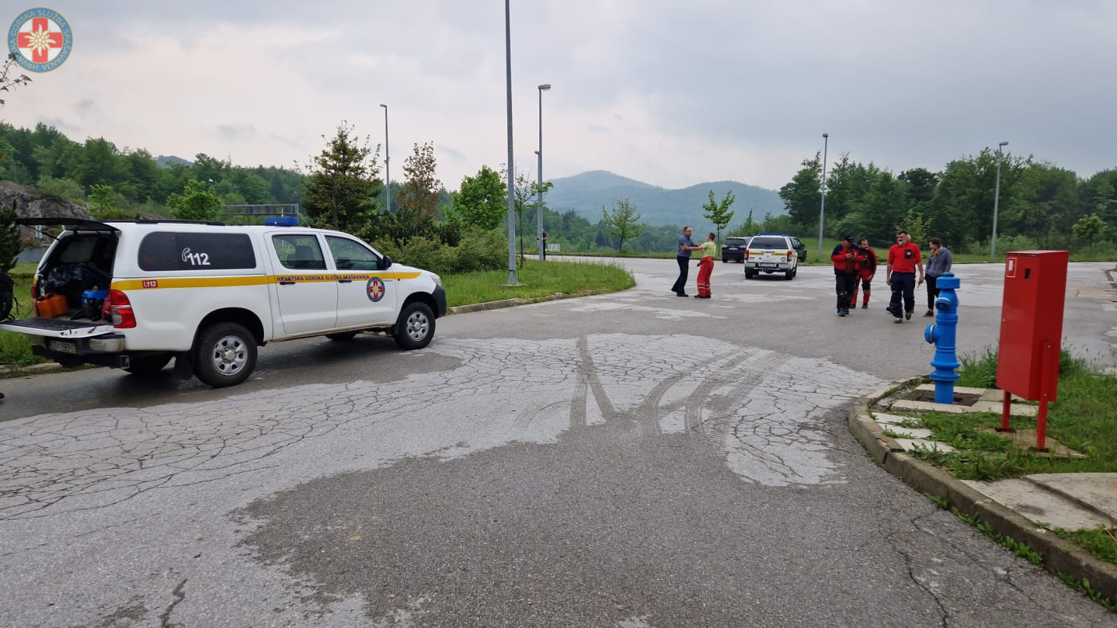 Kapela, 20.05.2023 -  U subotu oko 19,15 sati pronaðeni su na umovitom predjelu Mali Makovnik, na planini Kapela u Lièko- senjskoj upaniji, ostaci zrakoplova 'Cirrus 20' oznake PHYMC za kojim se tragalo od 12,30 kad je nestao s radara. foto HINA/ HGSS/ ik