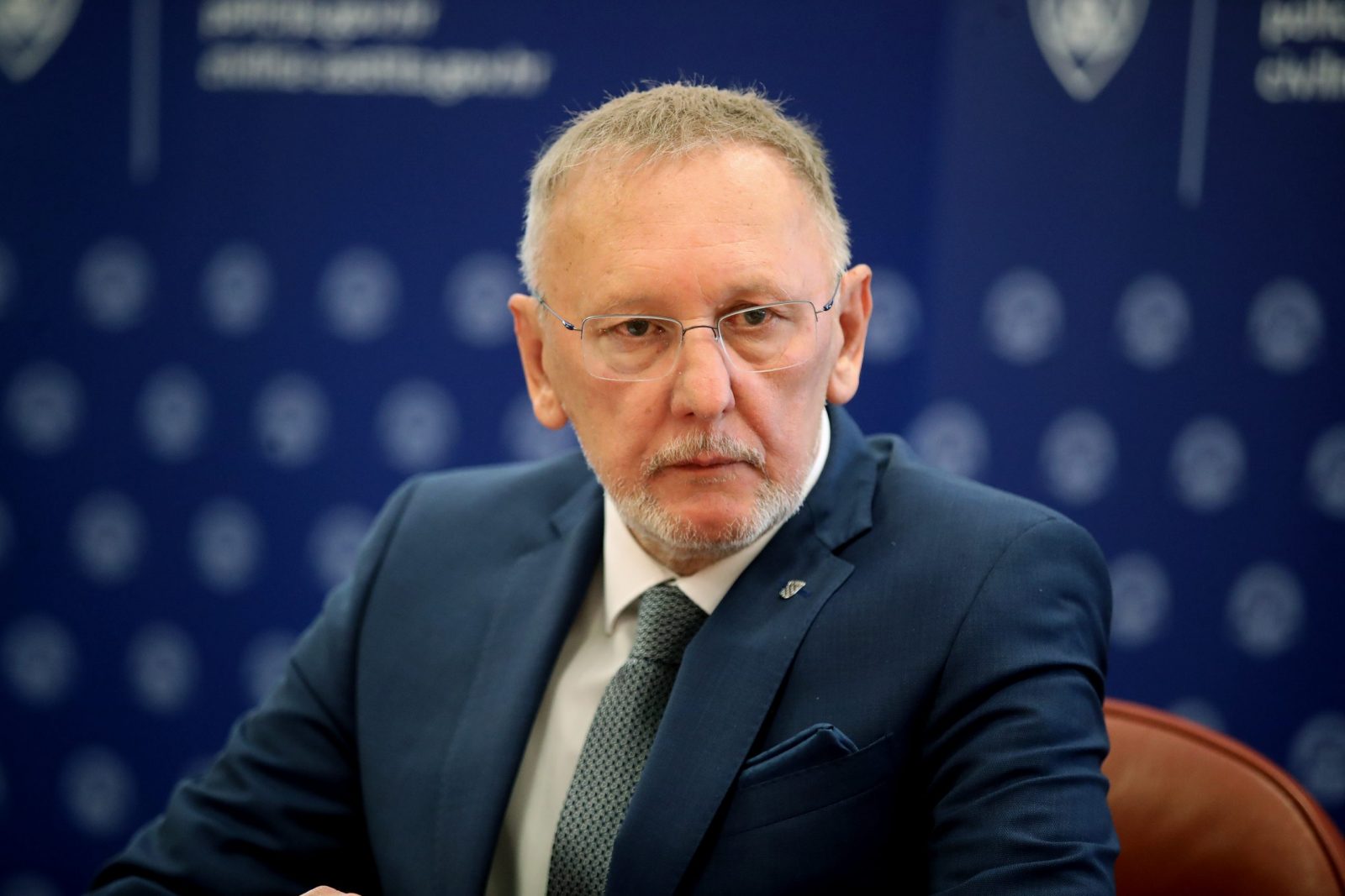 Zagreb, 22.05.2023. - Konferencija za medije MUP-a o raspisanom natjeèaju za prijem 123 vjebenika u dravnu slubu, a po prvi puta, na natjeèaj za vjebenike mogu konkurirati i osobe s invaliditetom. Govorili su: potpredsjednik Vlade i ministar Davor Boinoviæ, zastupnica u Hrvatskom saboru Ljubica Lukaèiæ, zamjenica pravobraniteljice za osobe s invaliditetom Mira Pekeè Kneeviæ, dopredsjednica Izvrnog odbora Hrvatskog paraolimpijskog odbora Ana Sren i djelatnica MUP-a u Policijskoj postaji Sesvete, zaposlena na prethodnom natjeèaju Sandra Geri. Na fotografiji Davor Boinoviæ.  foto HINA /Zvonimir KUHTIÆ/ kuzo