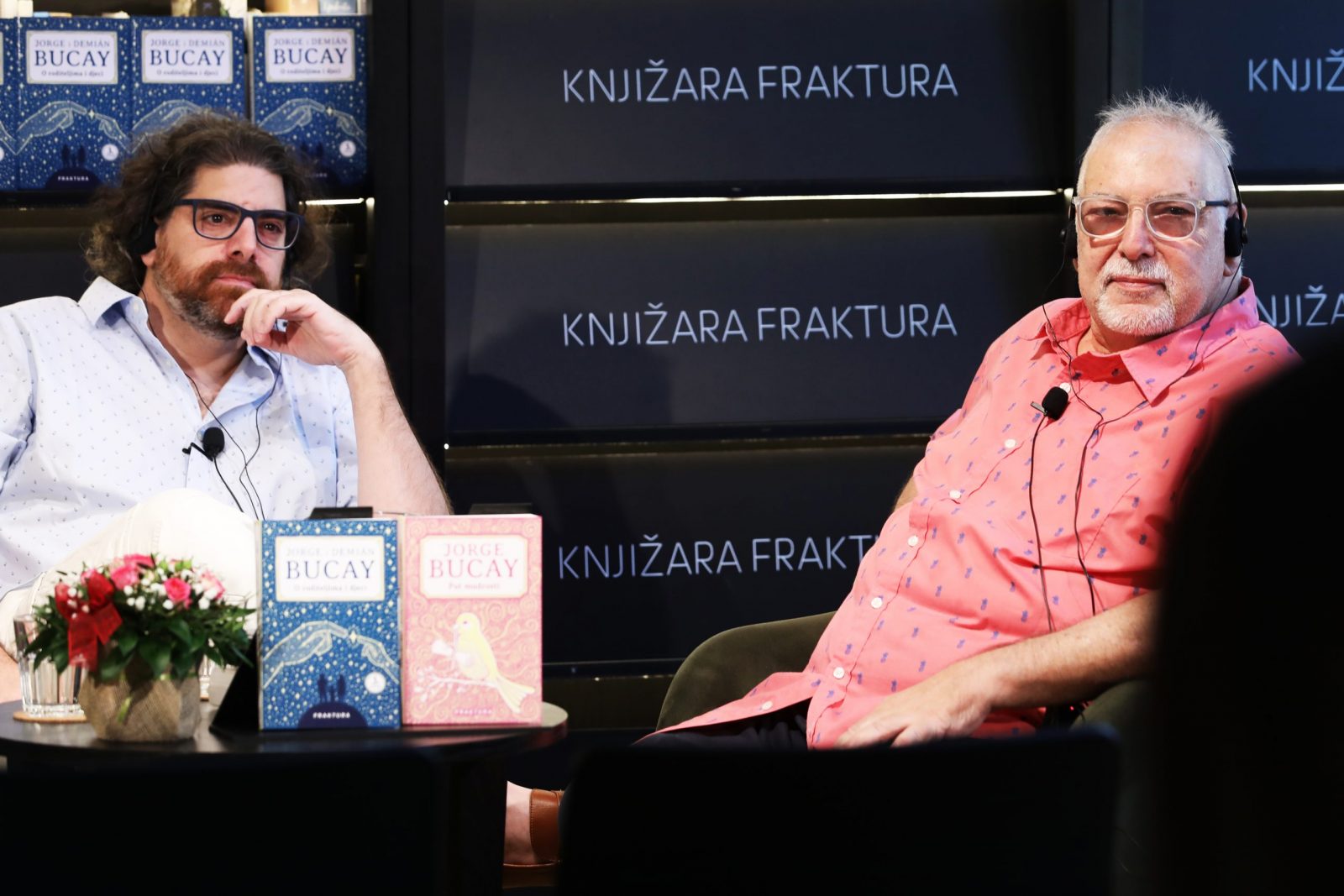 Zagreb, 22.05.2023. - Konferencija za novinare argentinskih psihoterapeuta i pisaca Jorgea i Demiána Bucaya u povodu njihova gostovanja u Zagrebu, gdje će održati predavanje i predstaviti knjigu Jorgea Bucaya "Put mudrosti", objavljenu u nakladi Frakture. Na fotografiji Demián Bucay, Jorge Bucay. foto HINA/ Lana SLIVAR DOMINIĆ/ ml