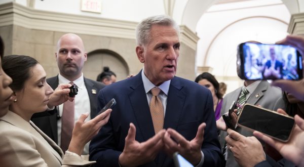 epa10648030 US Speaker of the House Kevin McCarthy (C) gestures as he speaks to members of the news media regarding negotiations with the Biden administration on raising the debt ceiling, upon arriving at the Capitol Building in Washington, DC, USA, 23 May 2023. US Treasury Secretary Janet Yellen has again written a letter to Congressional leadership, 22 May, imploring Congress to raise or suspend the debt limit to avoid a default.  EPA/MICHAEL REYNOLDS