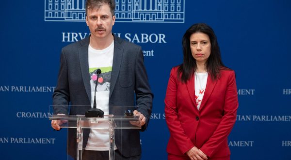 Zagreb, 29.05.2023. - Klub zastupnika Hrvatske seljačke stranke i Radničke fronte održao j konferenciju za medije na temu: "HNB najavio objavljivanje dosad skrivanih podataka o koncentraciji štednje".
Na fotografiji Hrvoje Štefan.
foto HINA/ Edvard ŠUŠAK/ es