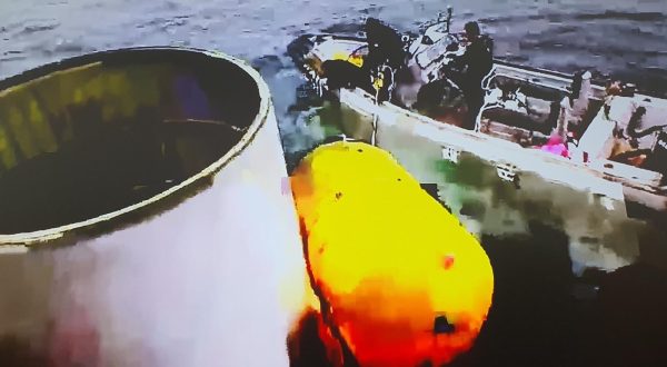 epa10664115 A handout photo made available by the South Korean Defense Ministry shows an object salvaged by South Korea's military that is presumed to be part of the North Korean military spy satellite that crashed into sea following a launch failure, in the Yellow Sea, South Korea, 31 May 2023. According to South Korea's Joint Chiefs of Staff (JCS) North Korea launched Military Spy Satellite early morning. A statement released by Notrh Korean state media said that a rocket carrying a military spy satellite it launched earlier in the day crashed into the sea due to an engine problem and that the country plans to carry out its second launch 'as soon as possible.'  EPA/South Korean Defense Ministry / HANDOUT BEST QUALITY AVAILABLE HANDOUT EDITORIAL USE ONLY/NO SALES