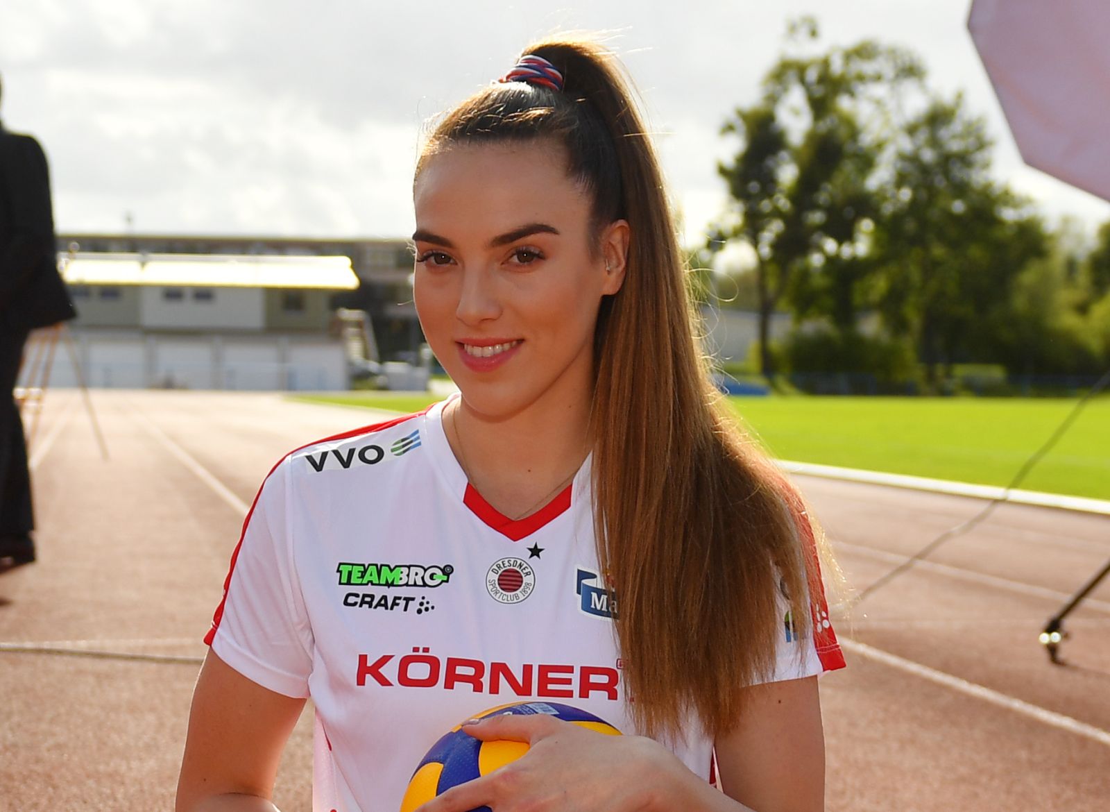 Lucija Mlinar, Fototermin, Mannschaftsfoto, Mannschaftsfototermin, Teamfoto, Dresdner SC, Volleyball, 1. Bundesliga Frauen, 1. Liga, Margon Arena Dresden Bodenbacher Straße, DSC, Saison 2019/2020, 18.09.2019,  Lucija Mlinar, photo session, team photo, team photo session, team photo session, Dresdner SC, volleyball, 1 Bundesliga women, 1 league, Margon Arena Dresden Bodenbacher Straße, DSC, season 2019 2020, 18 09 2019,