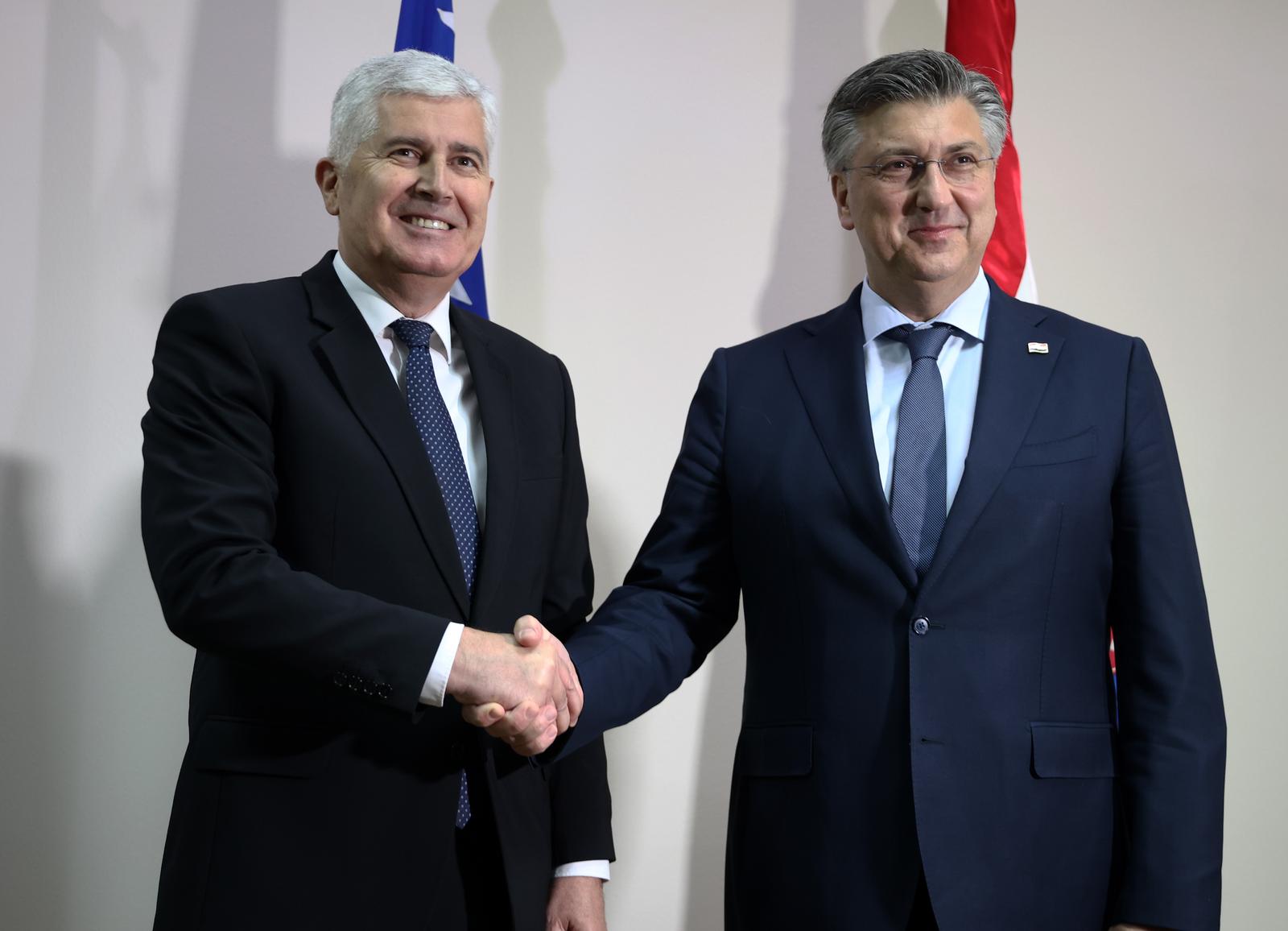 01.05.2023., Mostar, Bosna i Hercegovina - Zamjenik predsjedatelja Doma naroda Parlamentarne skupstine BiH Dragan Covic i predsjednik Vlade Republike Hrvatske Andrej Plenkovic susreli su se u uredu predsjednistva Hrvaskog narodnog sabora. Photo: Denis Kapetanovic/PIXSELL