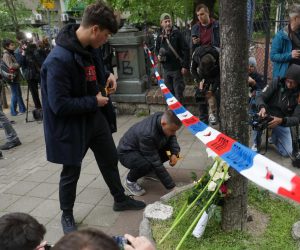 03, May, 2023, Belgrade - Citizens lay flowers and light candles in front of the "Vladislav Ribnikar" Elementary School, where a tragedy occurred this morning when a seventh-grade student killed eight students and a security guard. Photo: M.M./ATAImages

03, maj, 2023, Beograd - Gradjani polazu cvece i pale svece ispred Osnovne skole "Vladislav Ribnikar” gde se jutros desila tragedija kada je ucenik sedmog razreda ubio osam ucenika i radnika obezbedjena. Photo: M.M./ATAImages Photo: M.M./ATAImages/PIXSELL