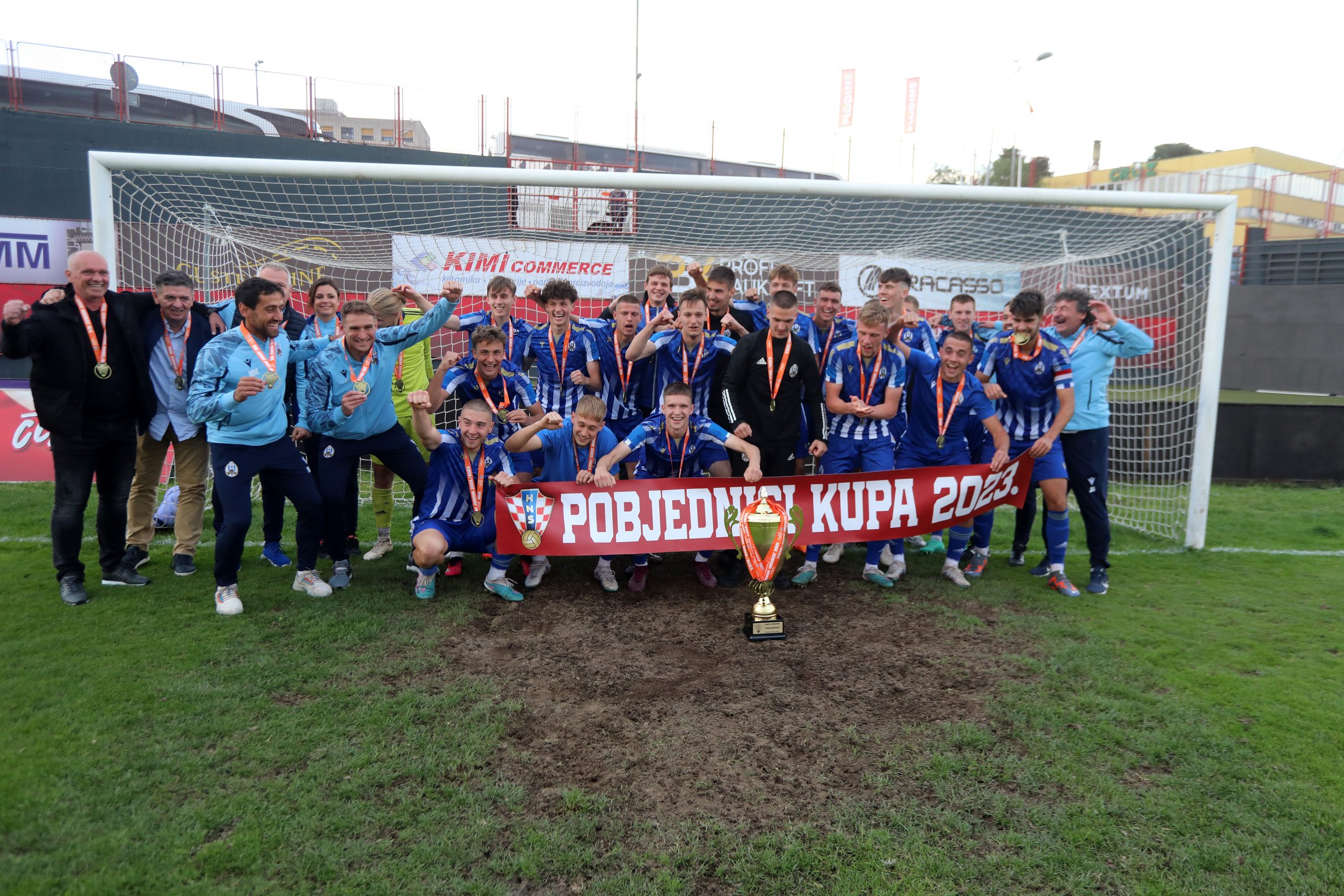 03.05.2023., stadion Krimeja, Rijeka - Finale Hrvatskog nogometnog kupa za juniore, NK Lokomotiva - GNK Dinamo. Nogometasi Lokomotive slave osvajanje kupa Hrvatske. Photo: Goran Kovacic/PIXSELL