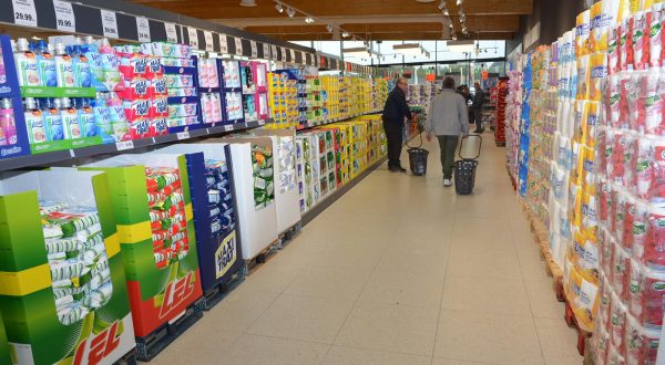 03.10.2016., Bjelovar - Trgovina Lidl na Slavonskoj cesti osvanula je u novom ruhu. Radovi na kompletnoj rekonstrukciji stare trgovine, zapoceti prije vise od pola godine su zavrseni, a danas je nova trgovina otvorila svoja vrata za kupce. Photo: Damir Spehar/PIXSELL