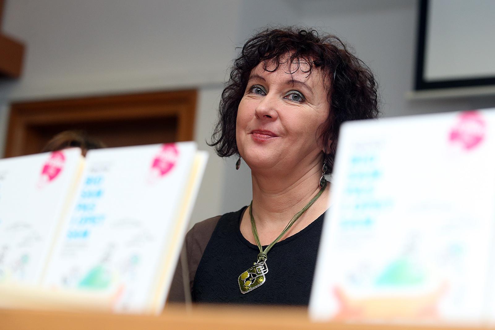 03.12.2015., Zagreb - Svecana dodjela nagrade Zvonko za djecju knjizevnost u Hrvatskom centru za djecju knjigu. Nena Loncar ovogodisnja je dobitnica nagrade. rPhoto: Goran Stanzl/PIXSELL