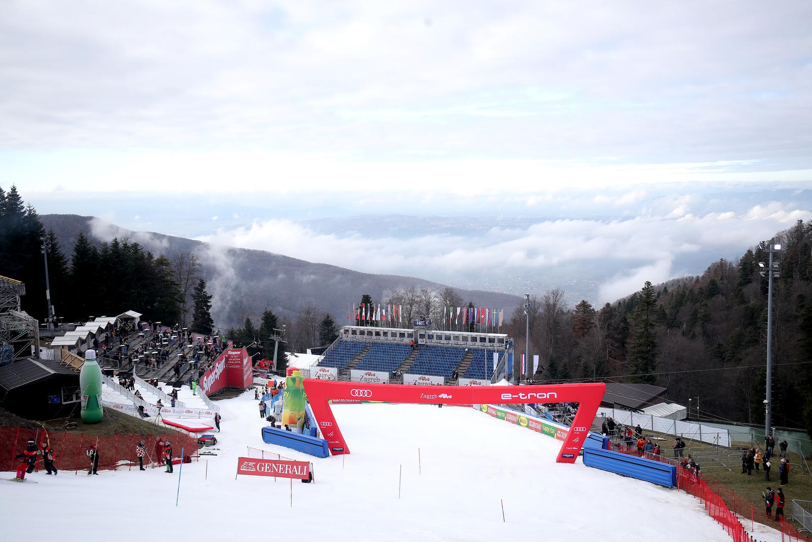 04.01.2023., Zagreb - Posljednje pripreme uoci pocetka prve voznje prve utrke zenskog slaloma Audi FIS Svjetskog skijaskog kupa Snow Queen Trophy 2023. Photo: Matija Habljak/PIXSELL