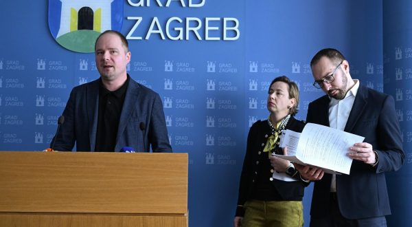04.04.2023., Zagreb - U Gradskom poglavarstvu odrzana je redovita konferencija za medije gradonacelnika Grada zagreba Tomislava Tomasevica, te njegovih zamjenika Danijele Dolenec i Luke Korlaeta. Photo: Davorin Visnjic/PIXSELL
