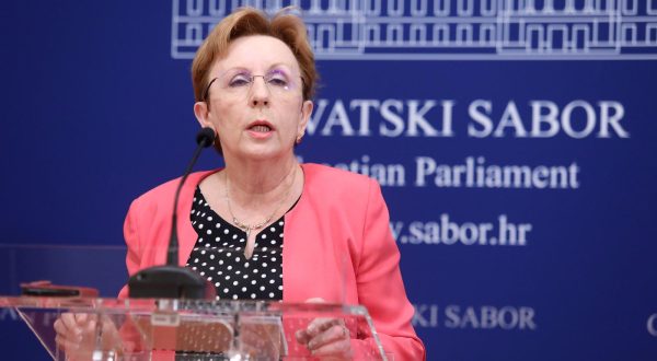 04.09.2020., Zagreb - U Saboru je odrzana konfrencija za medije Kluba zastupnika zeleno-lijevog bloka, Kluba zastupnika Stranke s Imenom i Prezimenom, Pametnog i GLAS-a i Kluba zastupnika SDP-a, na kojoj su o temi "Ogranicenje rada zastupnika/ica u radu Sabora i smanjenju mogucnosti parlamentarne kontrole nad radom Vlade RH zbog izmjena Poslovnika sabora uslijed epidemije COVID-19" govorili zastupnice Sandra Bencic, Dalija Oreskovic i Vesna Nadj."nPhoto: Patrik Macek/PIXSELL