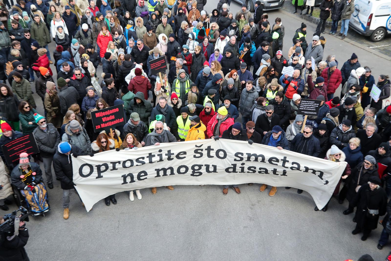 05.02.2023., Zagreb - Prosvjed u organizaciji Hrvatskog novinarskog drustva sest mjeseci od smrti novinara Vladimira Matijanica pod nazivom ‘Oprostite sto smetam, ne mogu disati’ Photo: Zeljko Hladika/PIXSELL