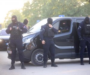 05.05.2023., Dubona, Srbija - Policija osigurava podrucje u selu Dubona kod Mladenovca gdje je sinoc doslo do pucnjave u kojoj je ubijeno osmero ljudi, a ranjeno ih je najmanje 15. Policija je pokrenula akciju "Vihor" i na teren poslala sve raspolozive snage. Photo: Armin Durgut/PIXSELL