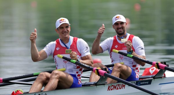 07.05.2023. Zagreb -. Braca Martin i Valent Sinkovic  su  osvojili zlatnu medalju u dvojcu na parice na Svjetskom veslackom kupu na Jarunu Photo: Luka Stanzl/PIXSELL