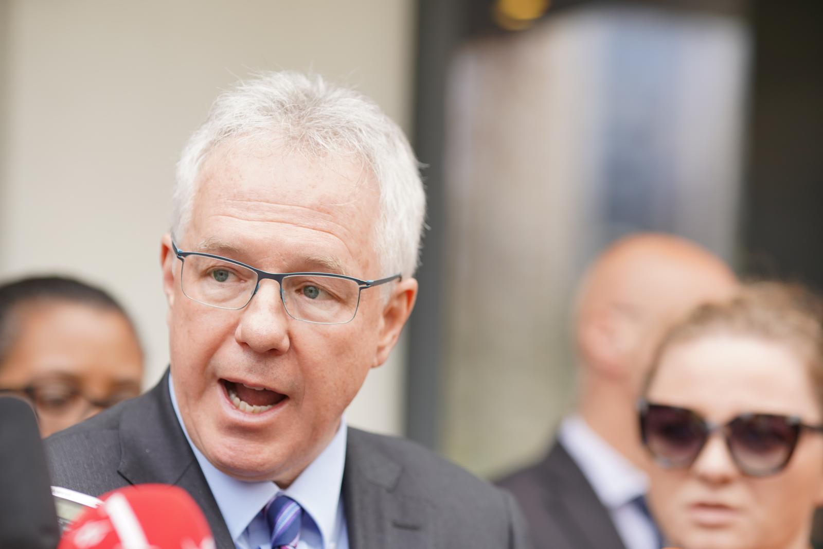08.04.2022., Americki kutak, Banja Luka (BiH) – Michael Murphy, americki veleposlanik u BiH, odrzao je konferenciju za medije na kojoj je rekao da SAD nisu u BiH da bi ukidale Republiku Srpsku, ali postoji zabrinutost zbog poteza vlasti iz RS u poslednjem periodu. Murphy je istakao da je imao niz sastanaka sa predstavnicima vlasti, civilnim drustvom, te predstavnicima kulturnih institucija u Banjaluci. On je izrazio i nezadovoljstvo usvajanjem Zakona o drzavnoj imovini u RS i rekao da se to kosi sa ustavom i Daytonskim sporazumom, kao i da to pitanje treba rjesavati u institucijama, tako sto ce politicari sjesti i razgovarati. Rekao je i da se vec sreo sa Miloradom Dodikom. Photo: Dejan Rakita/PIXSELL