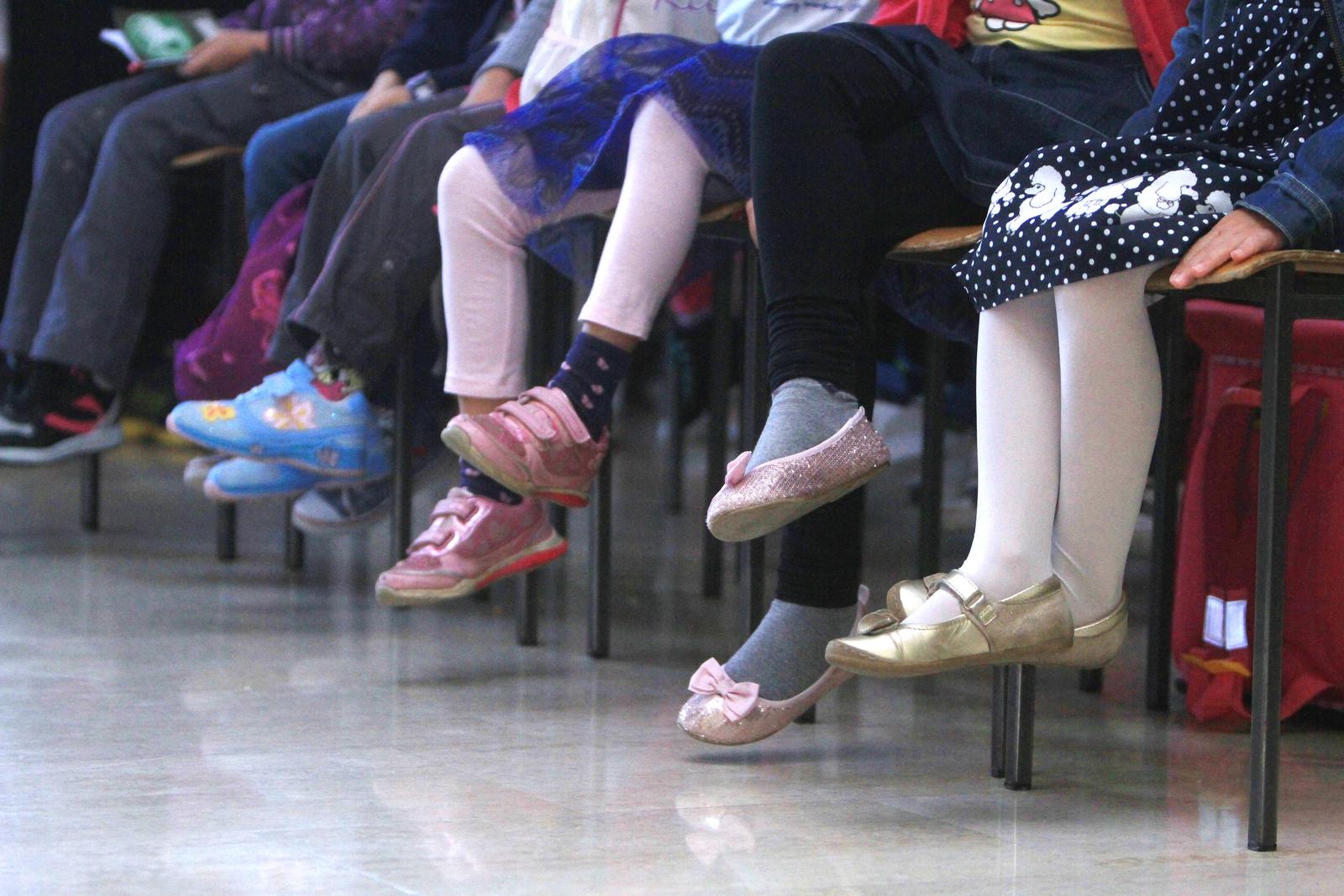 08.09.2014., Koprivnica - Gradonacelnica Vesna Zeljeznjak je sa suradnicima obisla tri gradske osnovne skole i nekoliko podrucnih skola kako bi 350 djece kojima je danas bio prvi dan skolovanja zazeljela sve najbolje. Photo: Marijan Susenj/PIXSELL