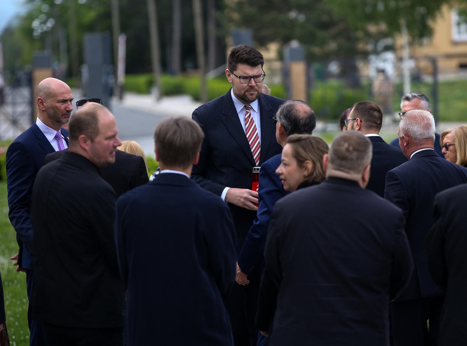 09.05.2023. Zagreb - Povodom Dana pobjede nad fasizmom i Dana Europe delgacije SDP-a, grada Zagreba i druga izaslanstva polozila su vijence ispred Grobnice narodnih heroja te na Partizanskom groblju. Photo: Zeljko Hladika/PIXSELL