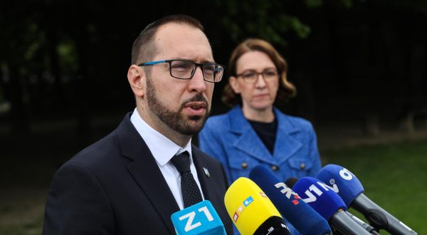 09.05.2023. Zagreb -  Gradonacelnik Zagreba Tomislav Tomasevic otkrio je spomen plocu i polozio vijenac na spomenik u spomen parku Dotrscina, a nakon toga odrzao redovnu konferenciju za medije. Photo: Zeljko Hladika/PIXSELL