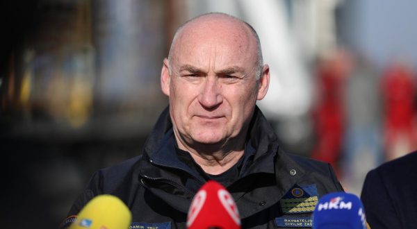 10.02.2023.,Jastrebarsko - Prema Turskoj danas krece konvoj humanitarne pomoci.Republici Turskoj Vlada RH salje hranu, satore, krevete, vrece za spavanje, deke, grijalice te medicinsku i sanitetsku opremu, u ukupnoj protuvrijednosti  819.601,50 eura. Ravnatelj Ravnateljstva civilne zastite dr.sc. Damir Trut  Photo: Slaven Branislav Babic/PIXSELL