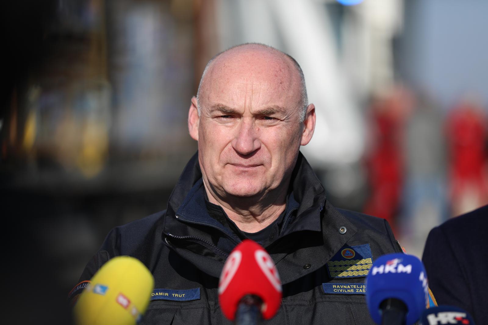 10.02.2023.,Jastrebarsko - Prema Turskoj danas krece konvoj humanitarne pomoci.Republici Turskoj Vlada RH salje hranu, satore, krevete, vrece za spavanje, deke, grijalice te medicinsku i sanitetsku opremu, u ukupnoj protuvrijednosti  819.601,50 eura. Ravnatelj Ravnateljstva civilne zastite dr.sc. Damir Trut  Photo: Slaven Branislav Babic/PIXSELL